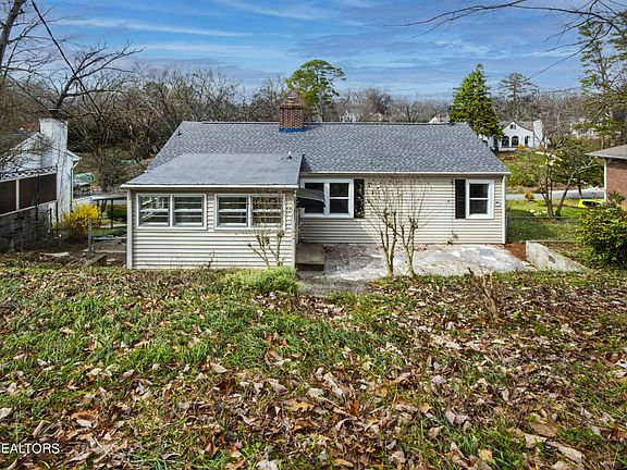 3rd image of 3008 N Hills Blvd