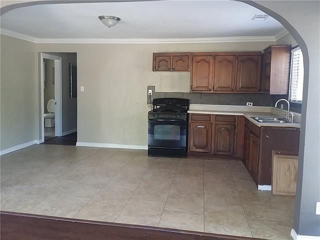 2nd image of 411 S Dwight Ave