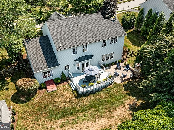4th image of 504 Dublin Dr