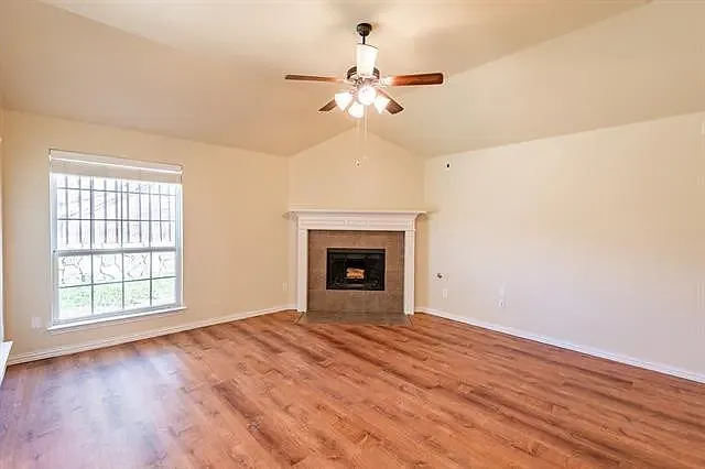 901 Witherby Ln — Photo 25
