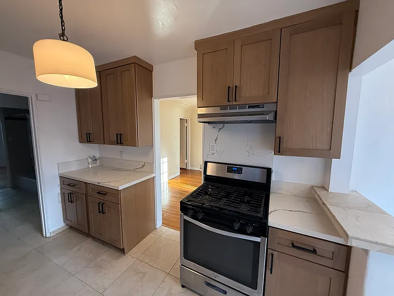 1060 S Corning St — Photo 32
