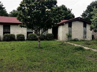 1105 Manitoba Dr, Garland, TX 75040