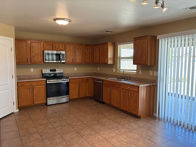 17698 W Maya Way — Photo 11