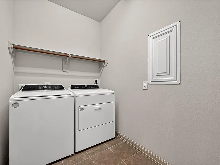 24302 Bella Florence Dr — Photo 42