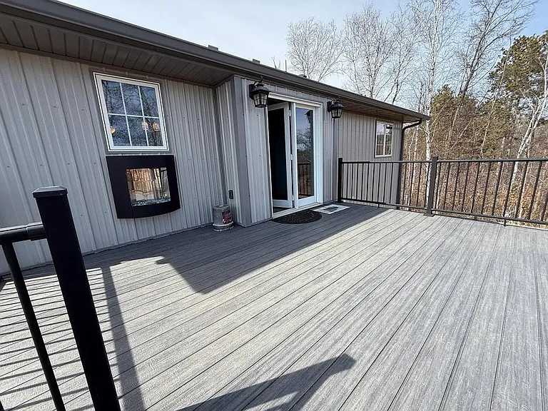 10010 Strawberry Lake Rd — Photo 7