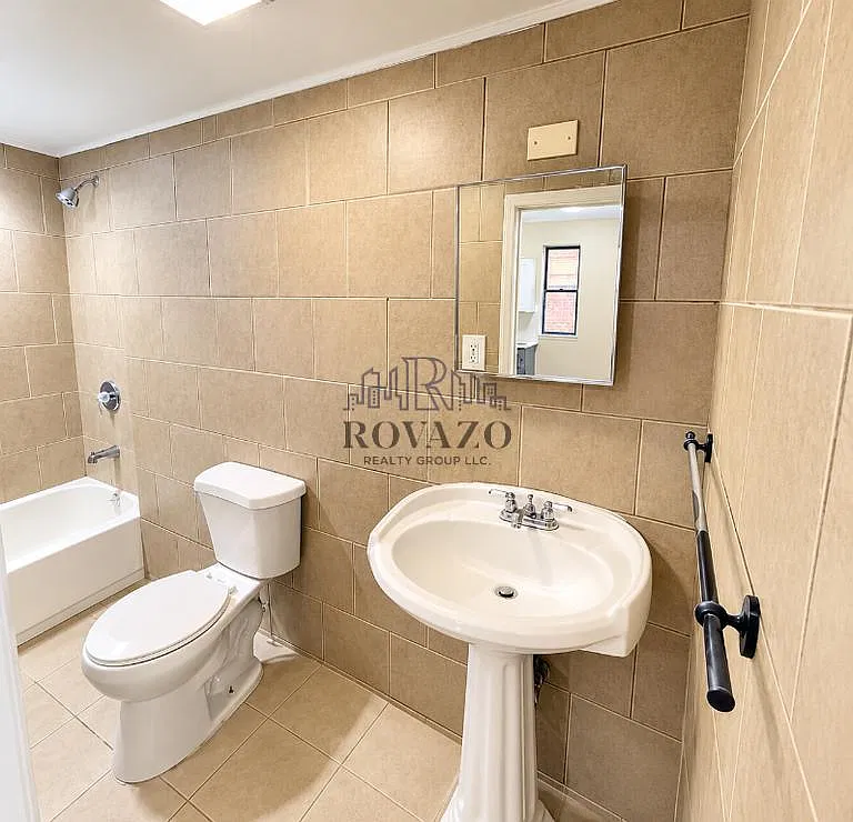 2 bed, 600 sqft, $1,795 — Photo 2