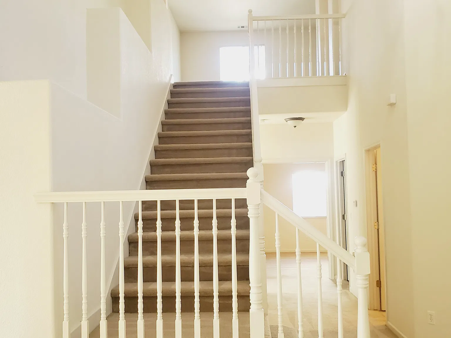 4 bed, 2439 sqft, $2,495 — Photo 4