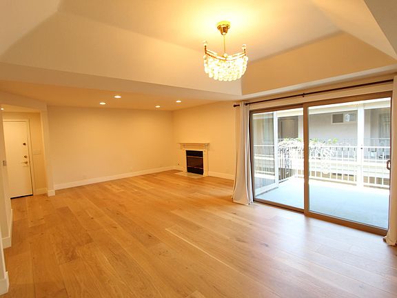 5th image of 439 N Doheny Dr Unit 305