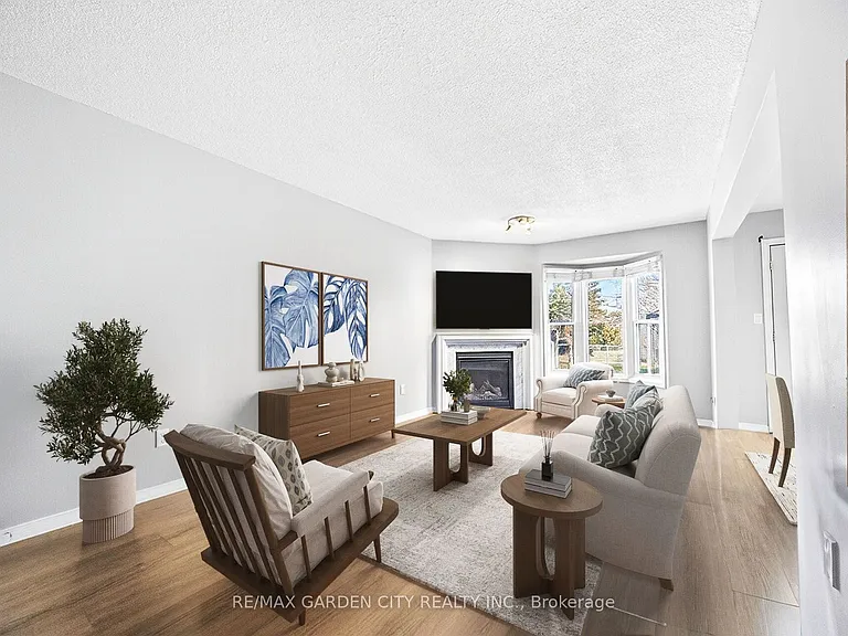 2 Royalwood Ct #59 — Photo 5