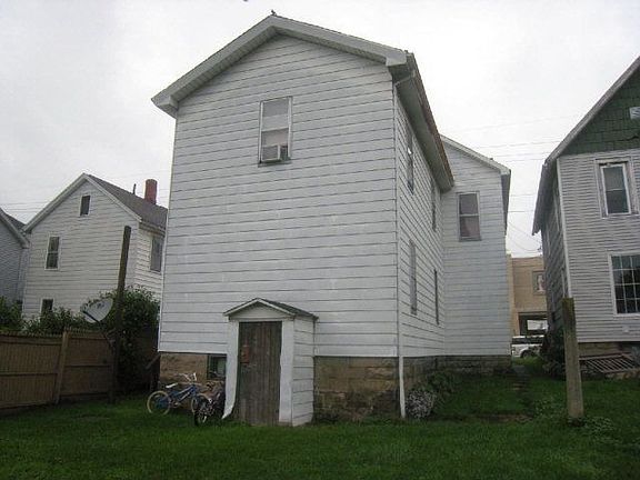 2nd image of 386 Pine St