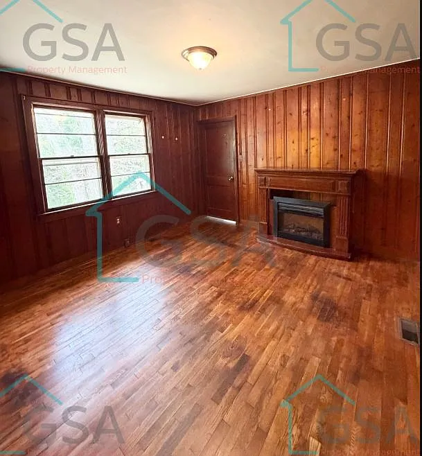 Building Photo - 801 Ridgedale Dr