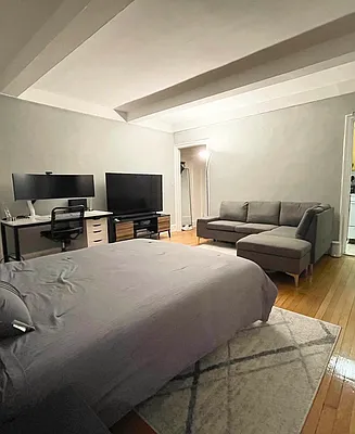 Rented by Green Home NY Realty LLC | media 8