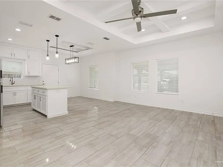 913 W Kohala Ave #3 — Photo 4