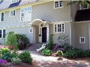 100 Crescent Rd, Longmeadow, MA 01106