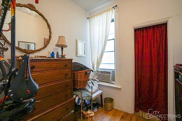Rented by City Connections Realty | media 5