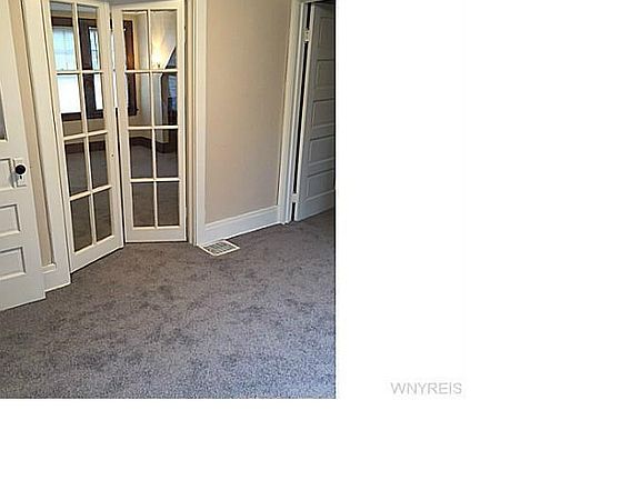 3rd image of 195 Woodward Ave