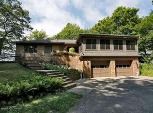 2905 Scenic Dr, Muskegon, MI 49445