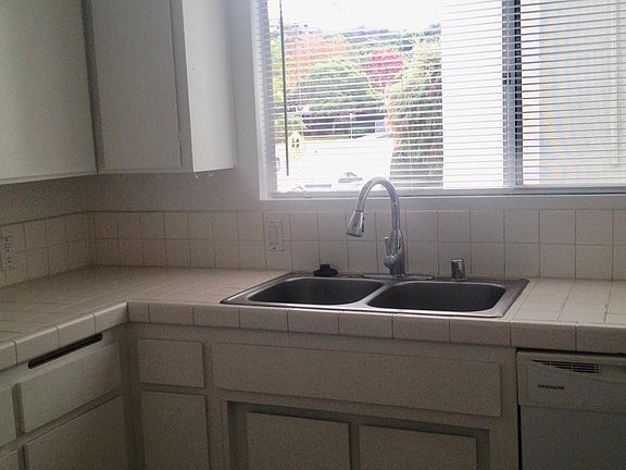 Light and bright kitchen