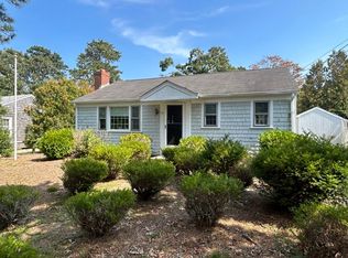 20 Greeneedle Ln, Dennis Port, MA 02639