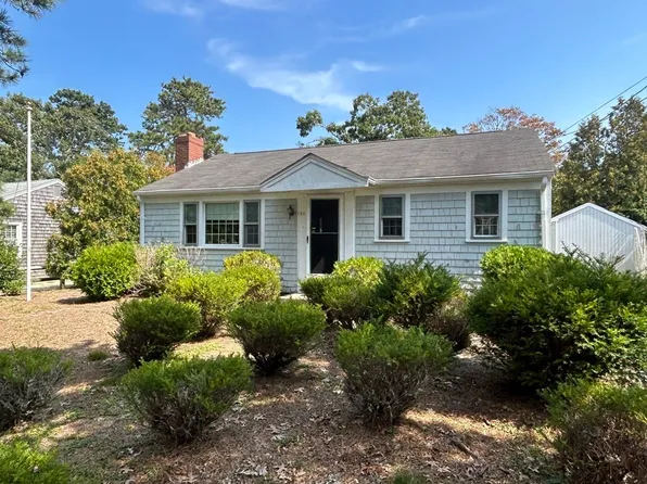 20 Greeneedle Ln, Dennis Port, MA 02639