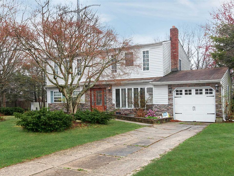 1st image of 32 Timber Trail Ln