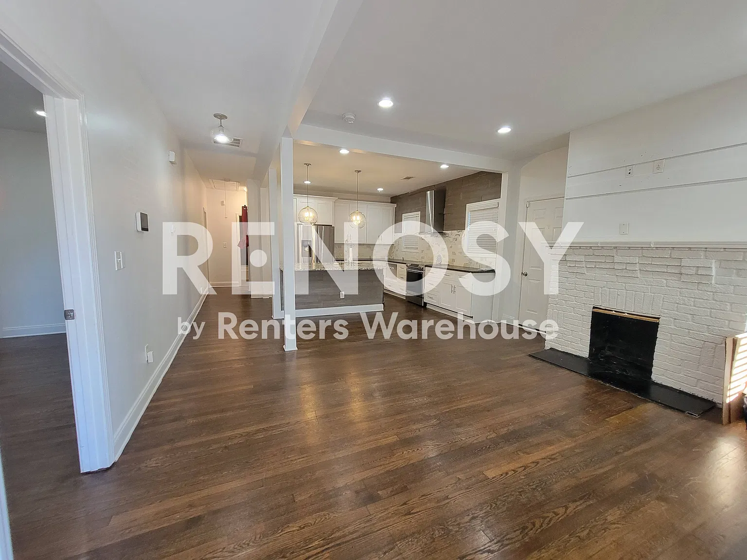 Renovated 3BR/2BA Bungalow in Sought-After Westview — Photo 3