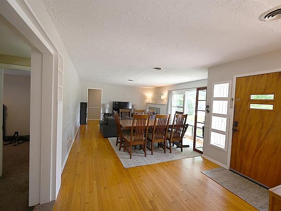 3rd image of 1804 W Arrowhead Pl