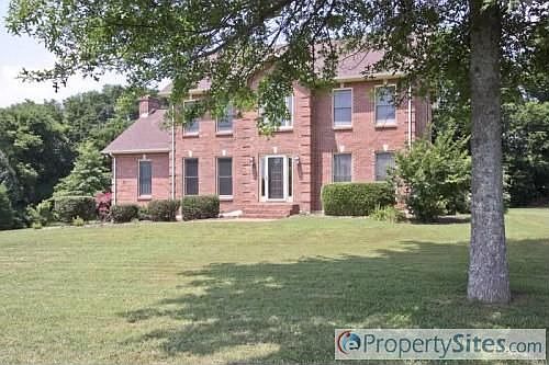 3rd image of 2611 Sherrie Ln