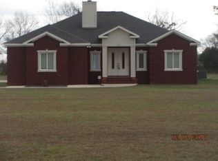 593 County Road 39, Headland, AL 36345