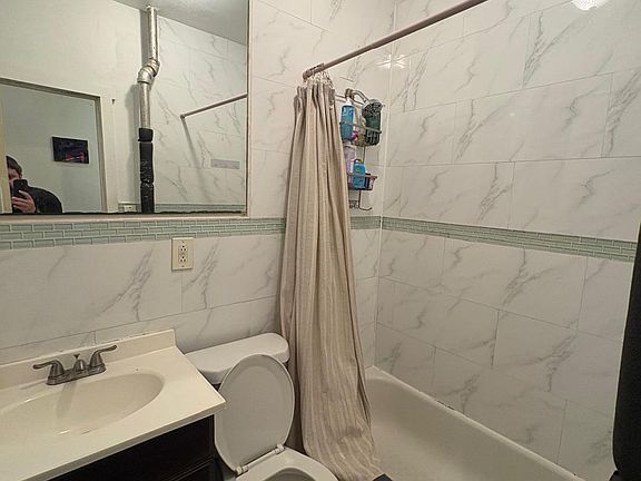 5th image of 1338 Sterling Pl #1C