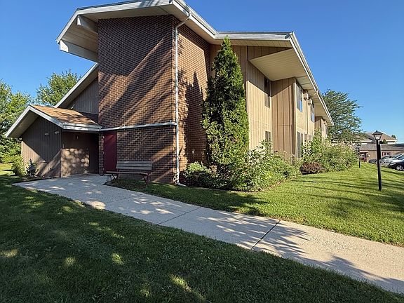4th image of 430 N Highland Ave #39
