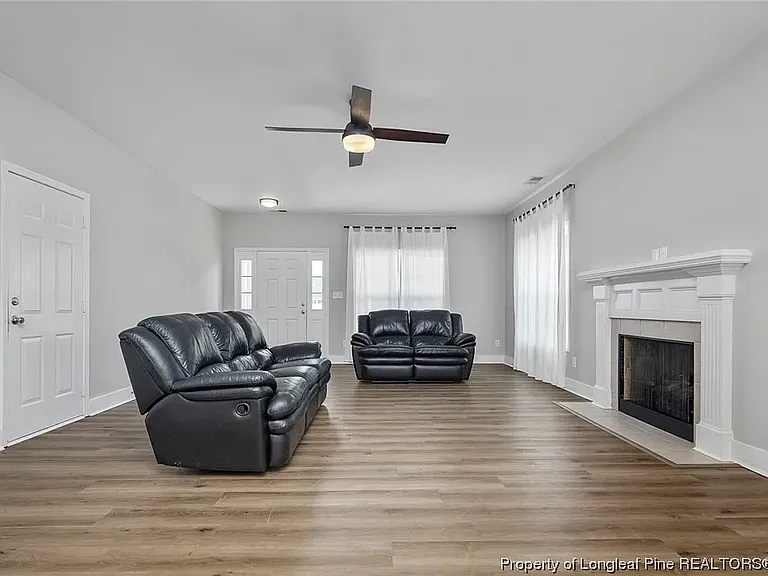 230 Marigold Ln — Photo 7