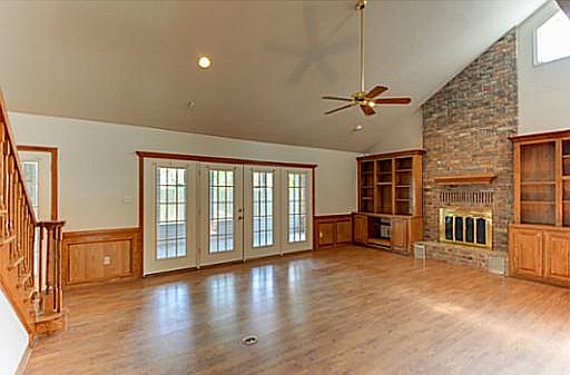 3rd image of 1101 Woodhaven Cir