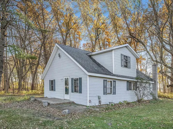 28850 Stanton Rd, Walkerton, IN 46574
