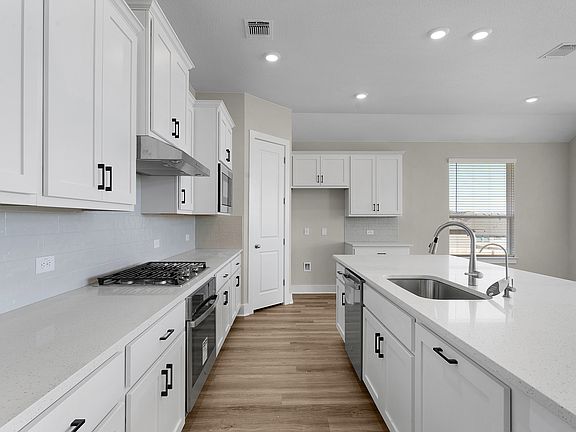 4th image of 208 Slater Ct