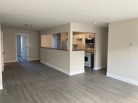 Spacious living room-dinning room