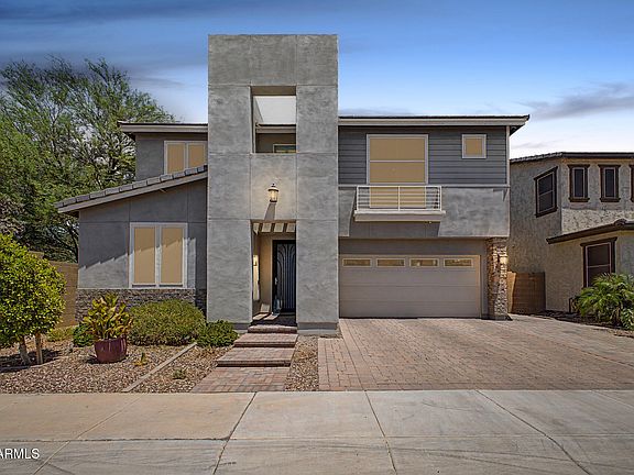 2nd image of 200 E WISTERIA Drive