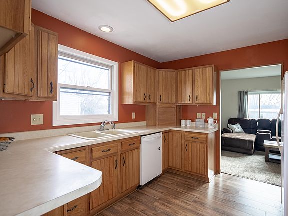 5th image of 4322 Stratford Dr