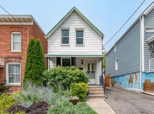 53 Louisa St, Ottawa, ON K1R 6Y7