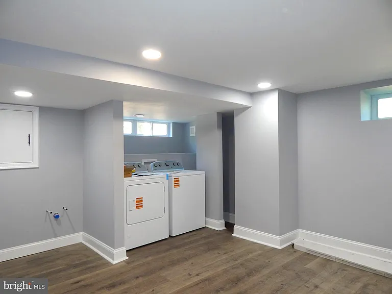 301 Cornwall St — Photo 13