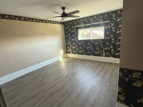 809 Coalmont St, Braddock, PA 15104