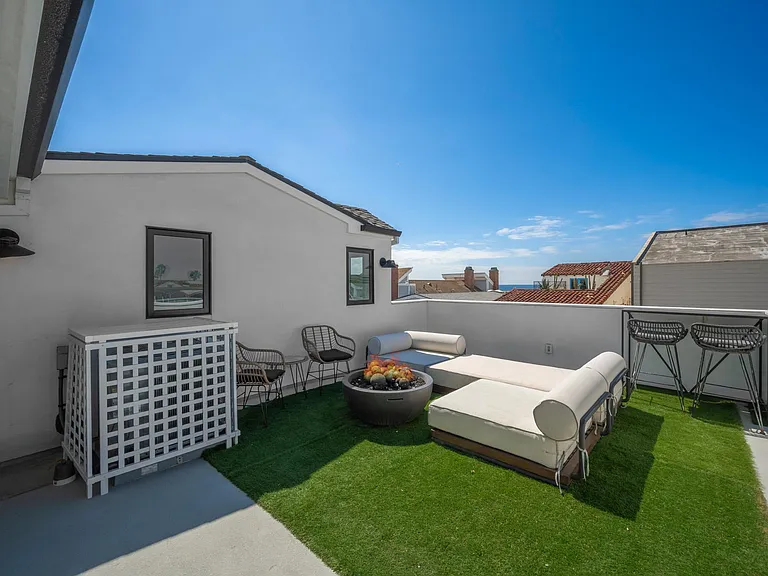 3940 Seashore Dr — Photo 47