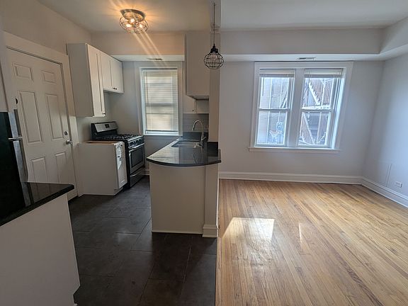 5th image of 2121 N Campbell Ave APT 2F