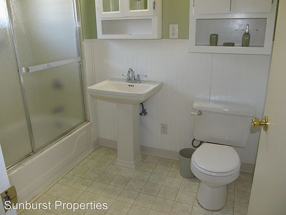 5th image of 221 Almond St