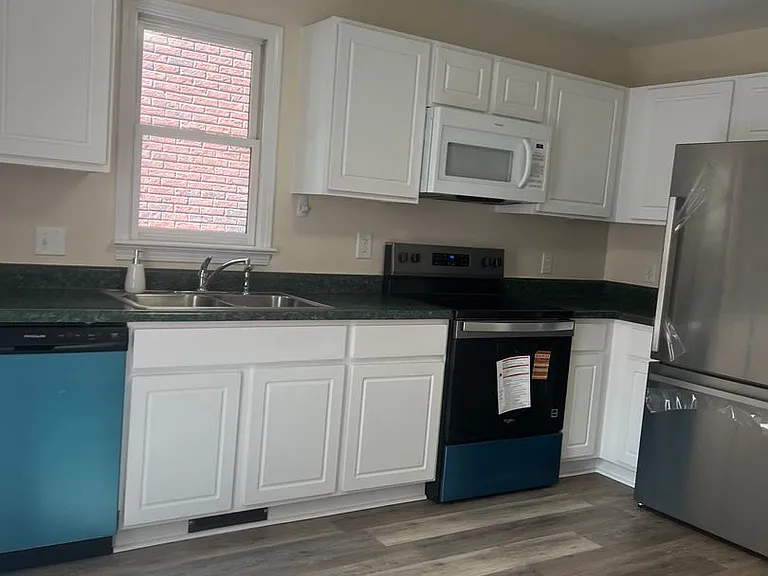 422 Snow St — Photo 8