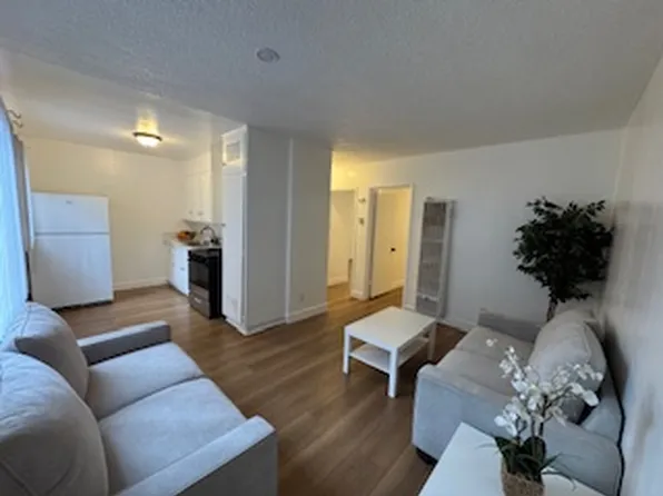 11809 Berendo Ave, Los Angeles, CA