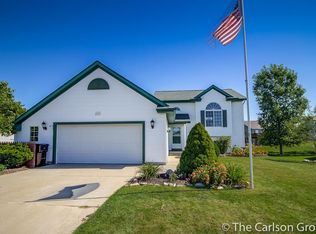 2154 Orchard Ridge Dr NW, Grand Rapids, MI