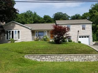 47 Old State Rd, Highland Falls, NY 10928