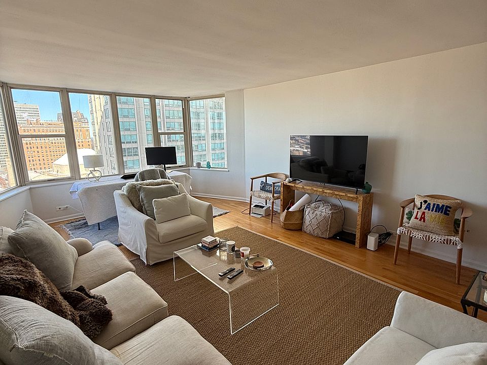 1st image of 525 W Hawthorne Pl APT 1702