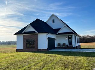 125 Inglenook Ln, Paducah, KY 42001